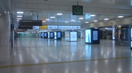 誰もいない東京駅 誰もいない東京駅